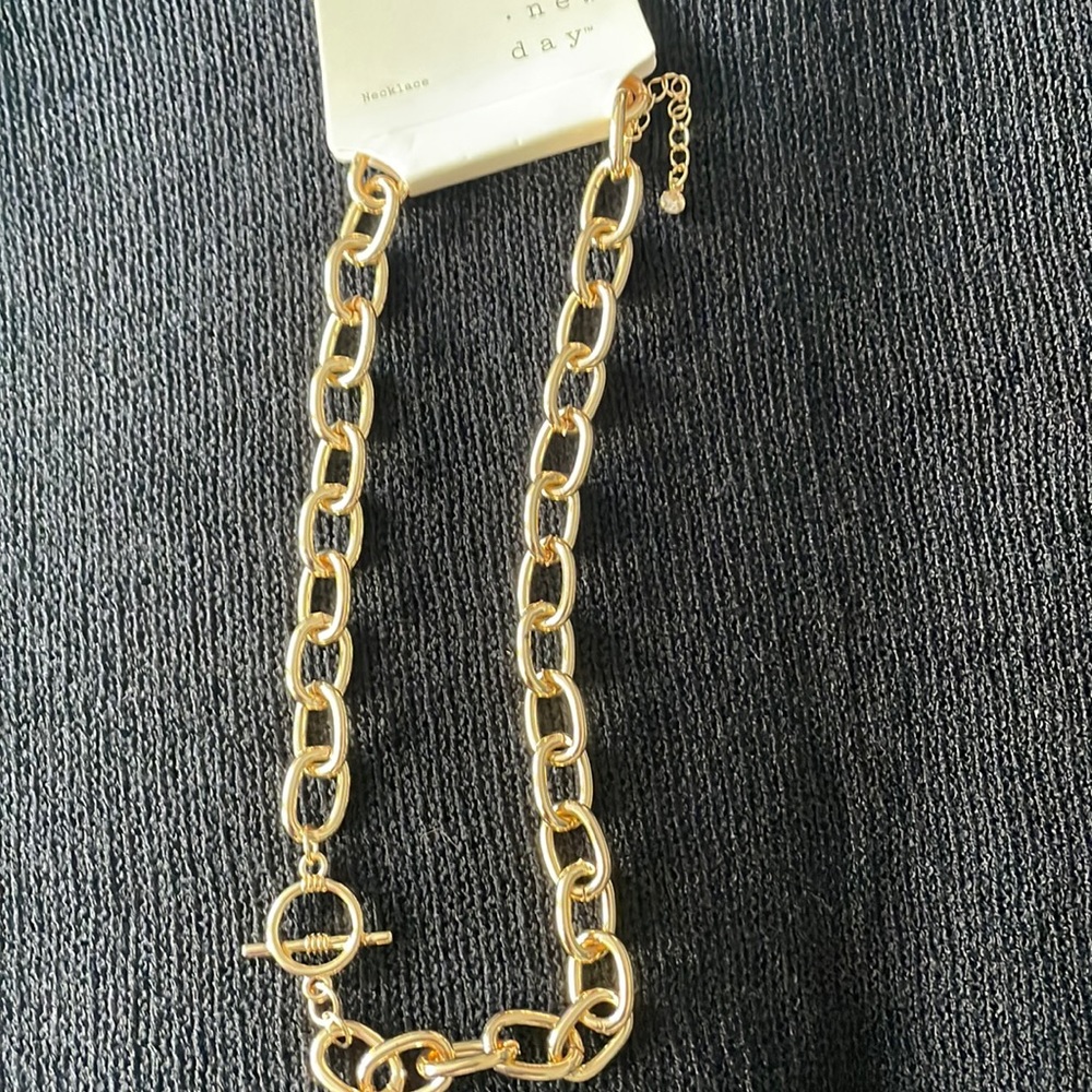 NWT Gold Tone 16” necklace